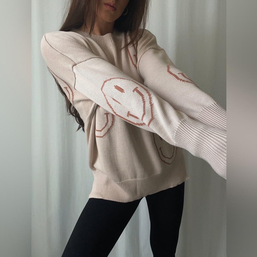 JOYCE SMILEY SWEATER 🆕🔃 — In Beige - Picture 2 of 8